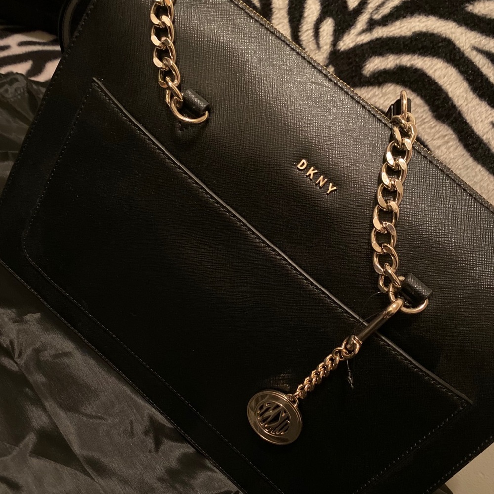 Bryant Park LG Tote (DKNY)
